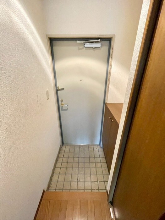 物件内観写真14　(玄関)