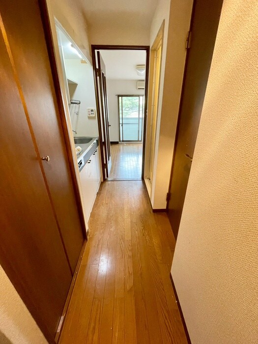 物件内観写真18　(廊下)