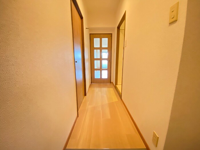 物件内観写真18　(廊下)