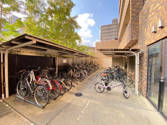 物件外観写真5　(駐輪場)