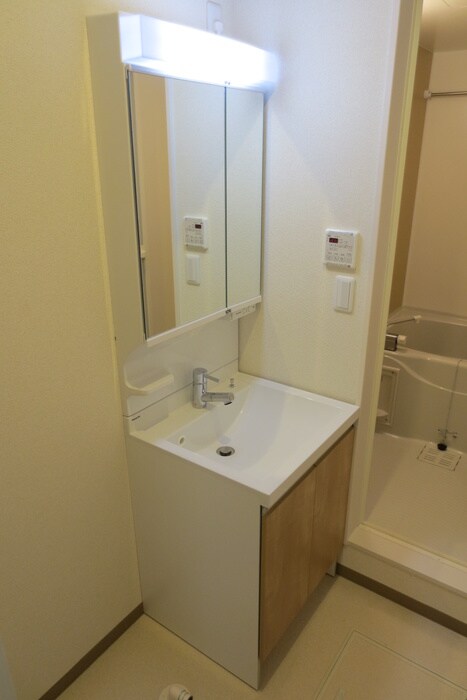 物件内観写真8　(洗面)