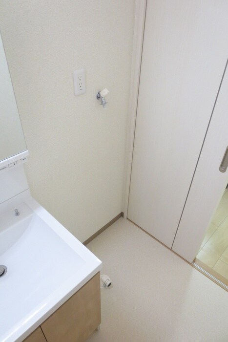 物件内観写真11　(洗濯機置場)