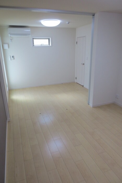 物件内観写真12　(居室)