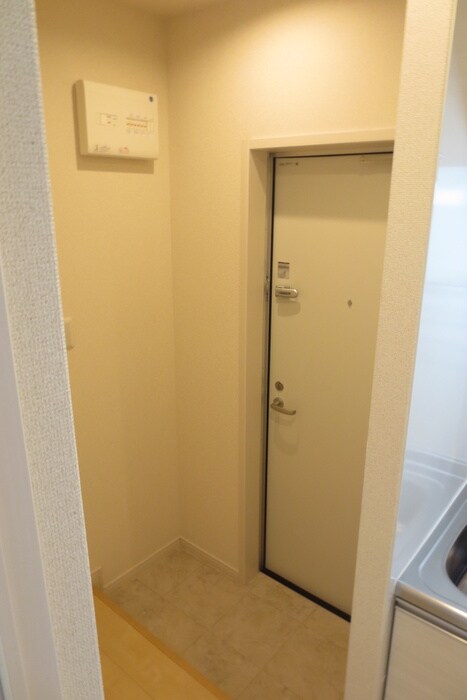 物件内観写真14　(玄関)