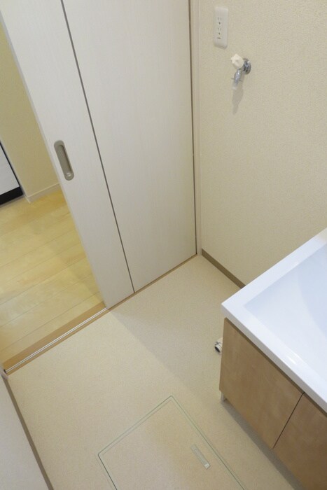 物件内観写真18　(洗濯機置場)