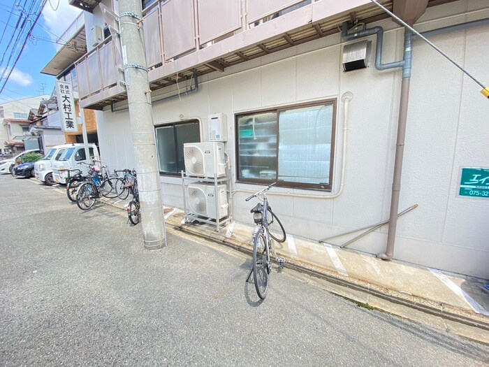 物件外観写真3　(駐輪場)