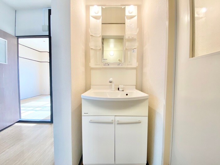 三国ヶ丘駅前ビルの洗面