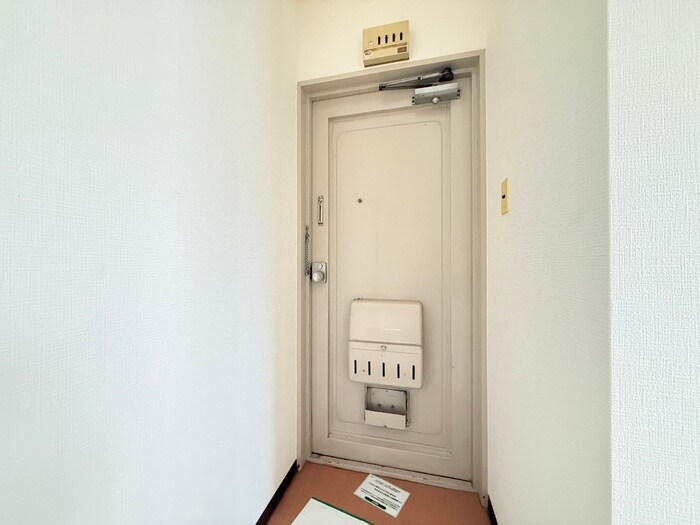 物件内観写真15　(玄関)