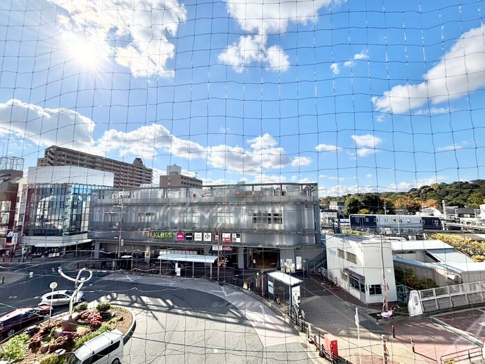 三国ヶ丘駅前ビルの室内からの展望