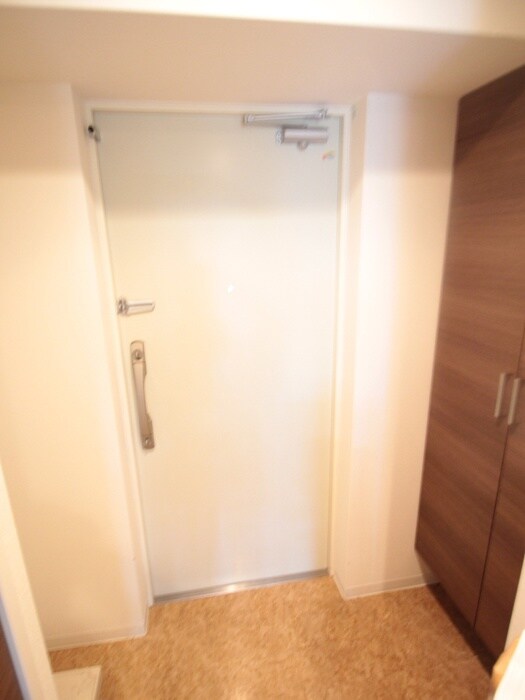 物件内観写真12　(玄関)
