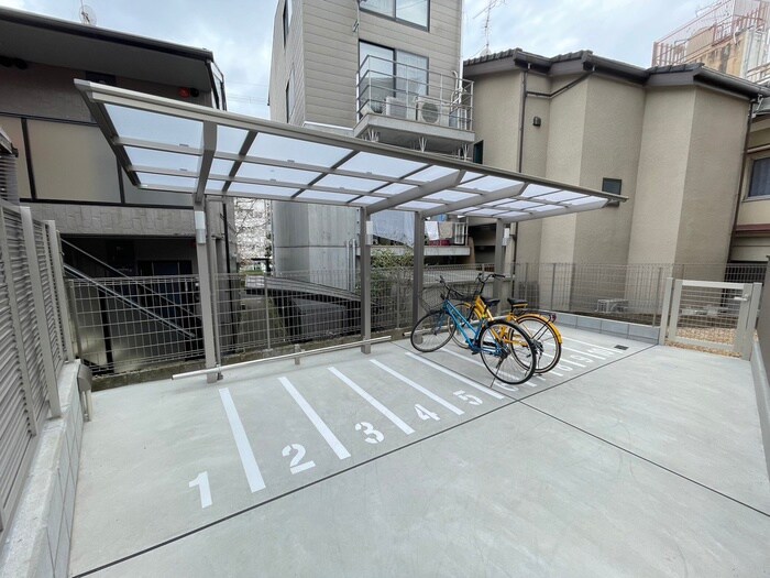 物件外観写真5　(駐輪場)