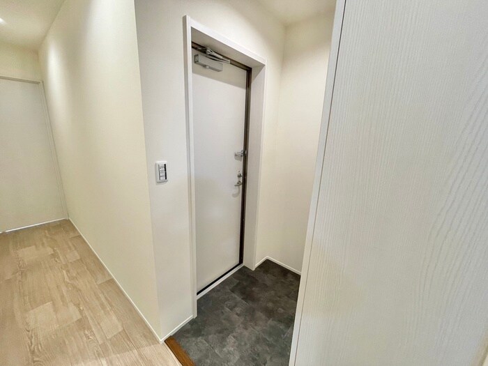 物件内観写真18　(玄関)