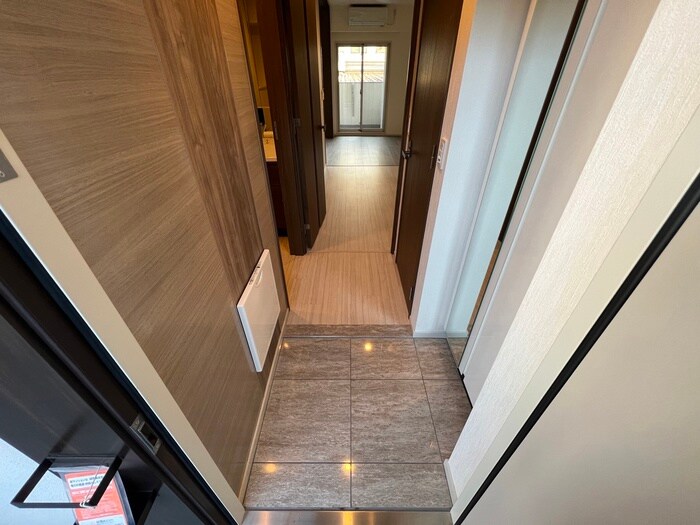 物件内観写真14　(玄関)