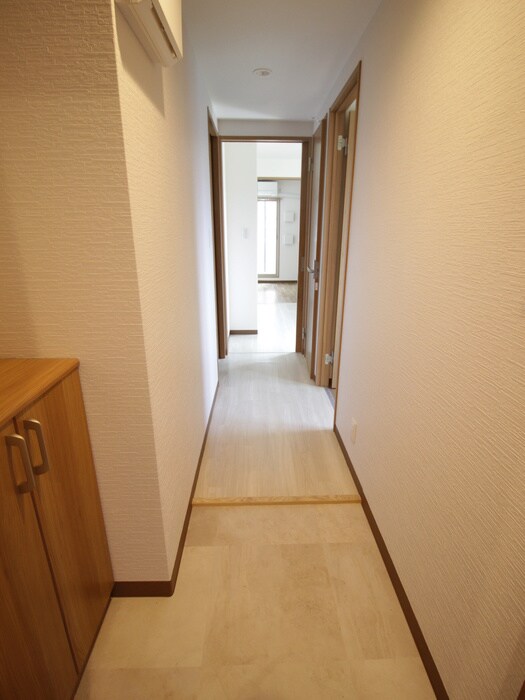 物件内観写真17　(玄関)