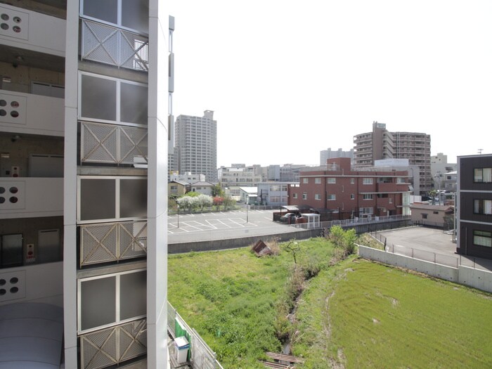 物件内観写真20　(室内からの展望)