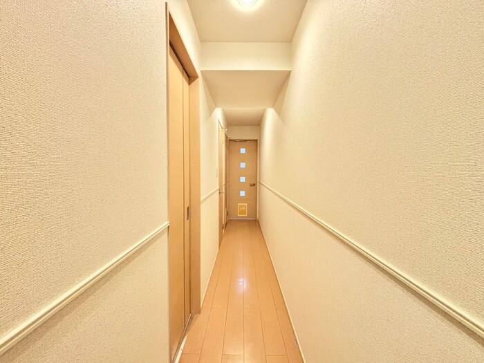 物件内観写真16　(廊下)