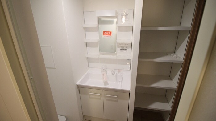 物件内観写真11　(洗面)