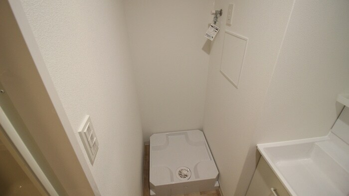 物件内観写真12　(洗濯機置場)