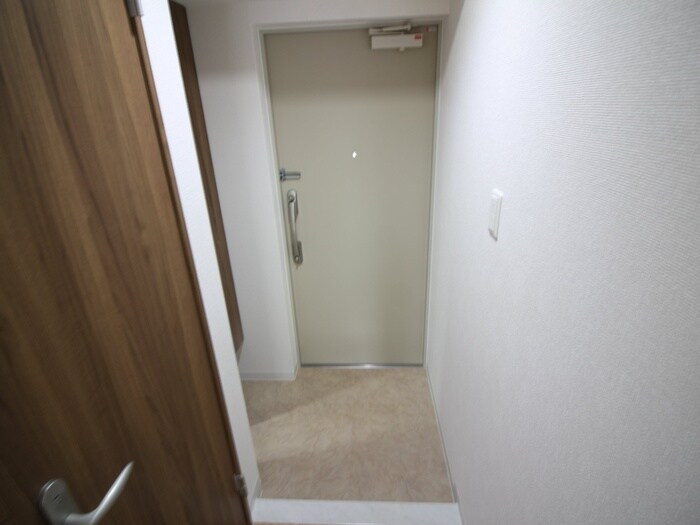 物件内観写真14　(玄関)
