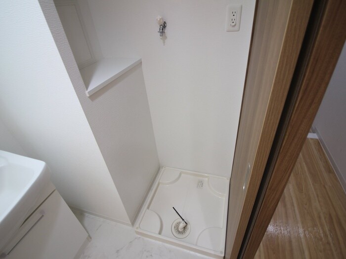 物件内観写真16　(洗濯機置場)