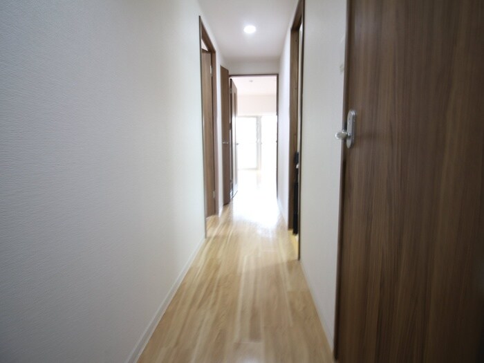物件内観写真21　(廊下)