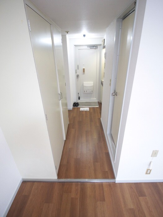 物件内観写真8　(廊下)