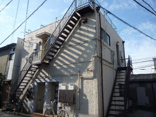 吉末マンションの物件外観写真