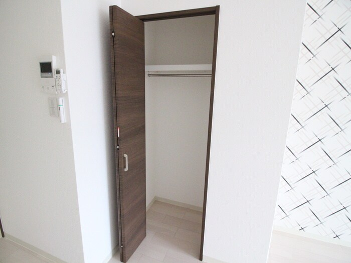 物件内観写真12　(収納)