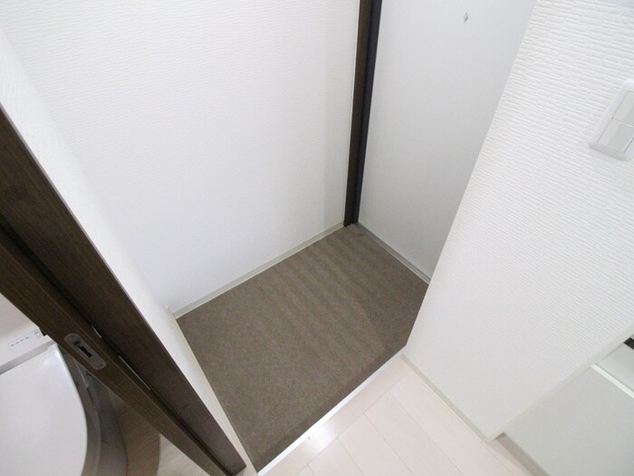 物件内観写真13　(玄関)