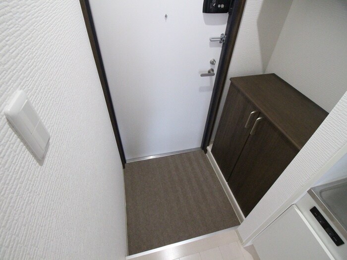 物件内観写真13　(玄関)