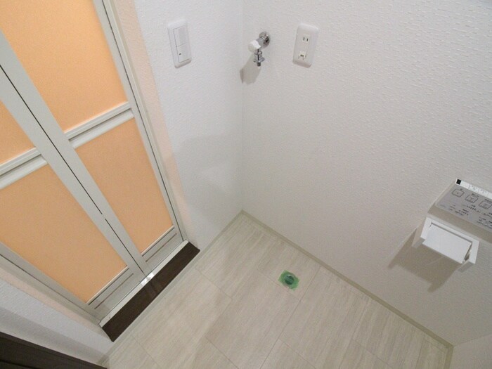 物件内観写真17　(洗濯機置場)