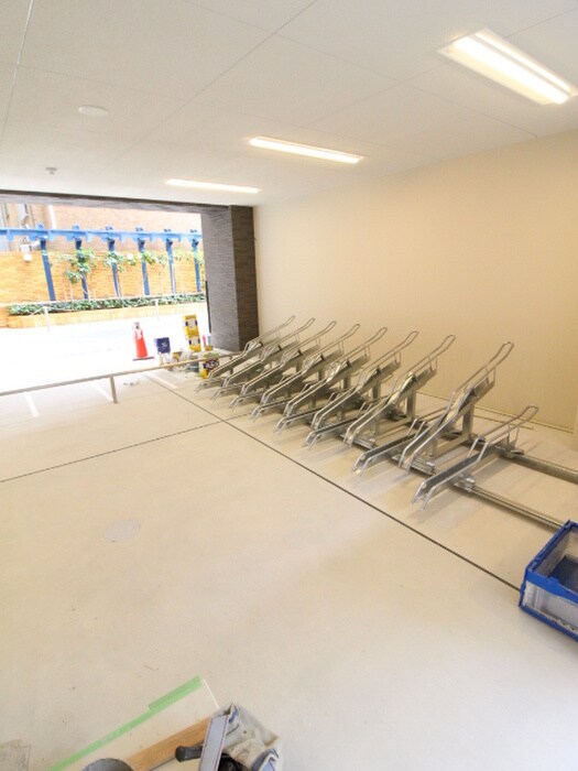 物件外観写真5　(駐輪場)