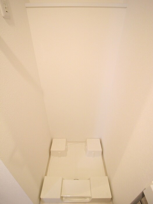 物件内観写真12　(洗濯機置場)