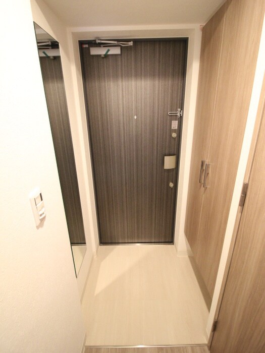 物件内観写真13　(玄関)
