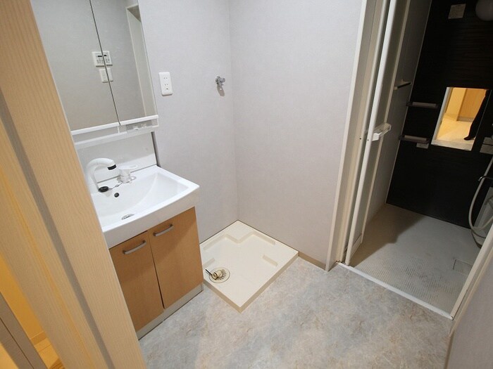 物件内観写真18　(洗濯機置場)