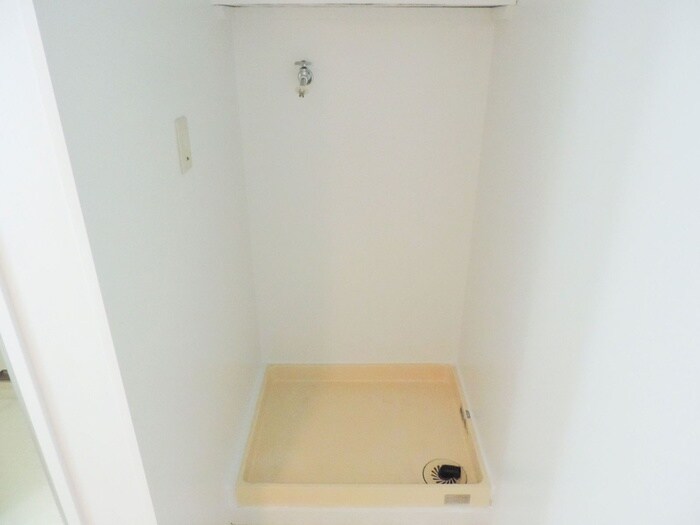 物件内観写真11　(洗濯機置場)