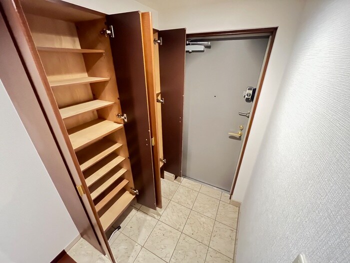 物件内観写真16　(靴箱)