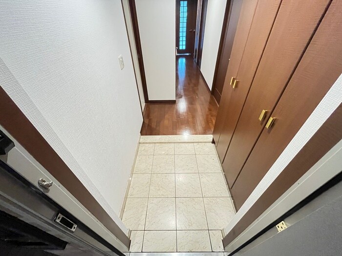 物件内観写真19　(玄関)