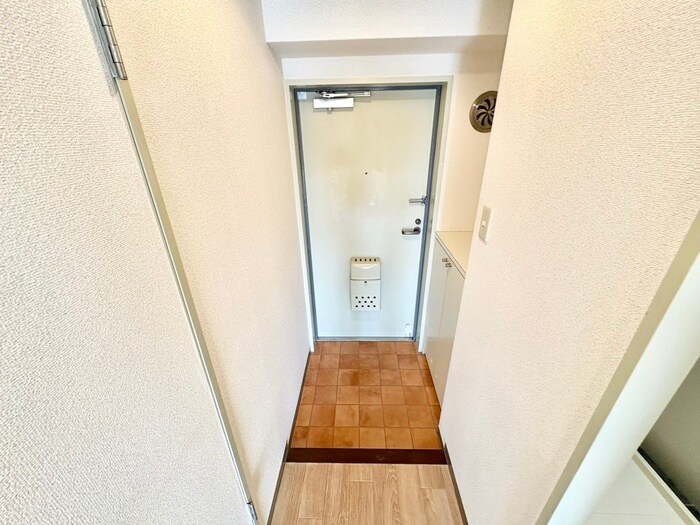 物件内観写真8　(玄関)
