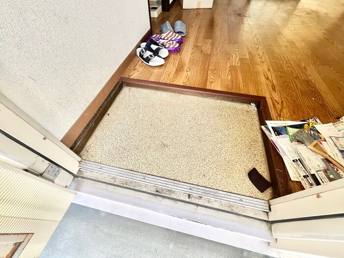 物件内観写真18　(玄関)
