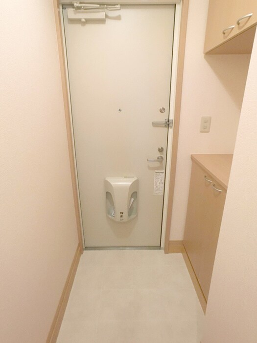 物件内観写真14　(玄関)