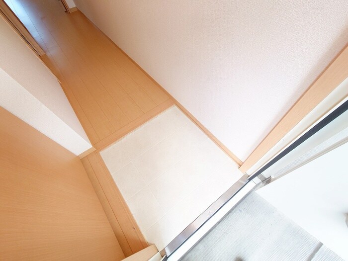 物件内観写真14　(玄関)