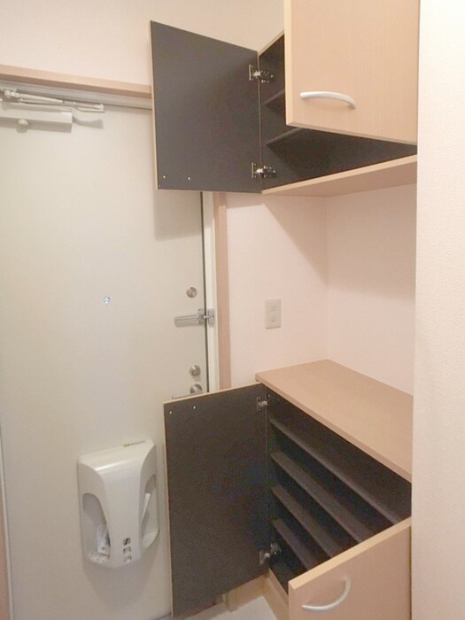 物件内観写真15　(靴箱)