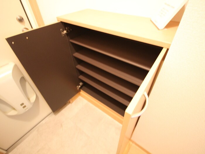 物件内観写真18　(靴箱)