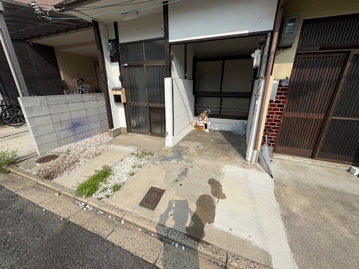 物件外観写真3　(駐車場)