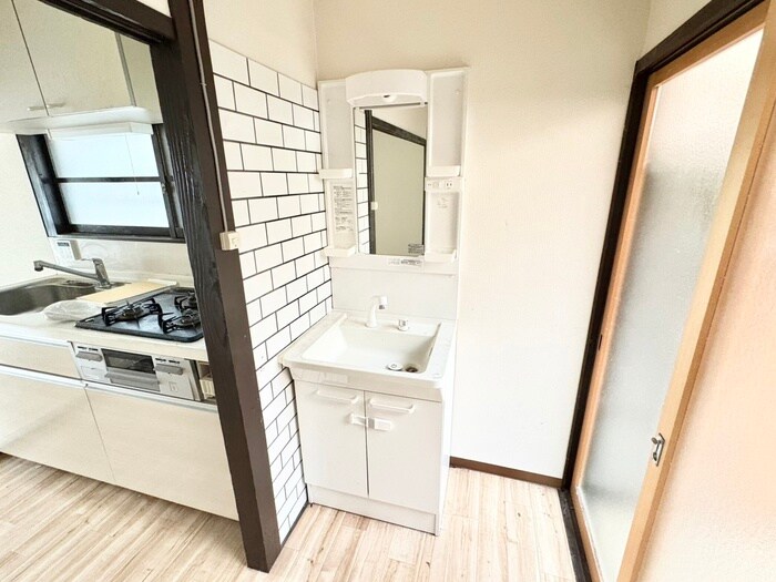 物件内観写真10　(洗面)