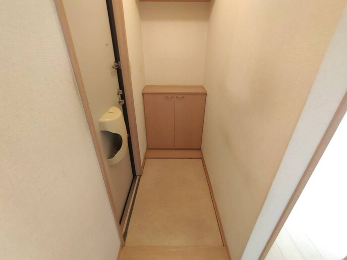 物件内観写真16　(玄関)