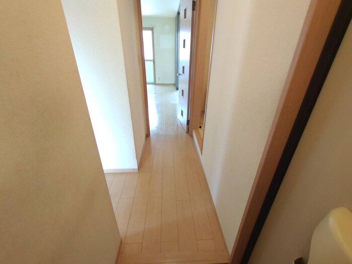 物件内観写真17　(廊下)