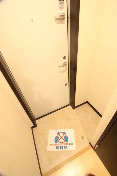 物件内観写真7　(玄関)