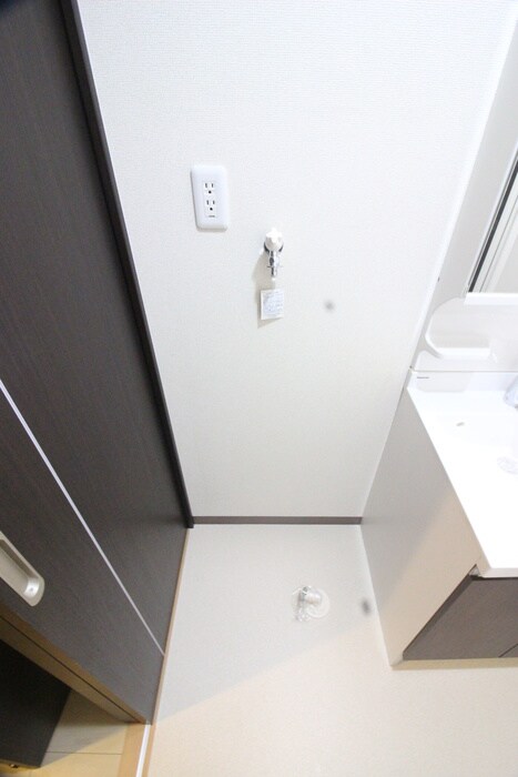 物件内観写真12　(洗濯機置場)